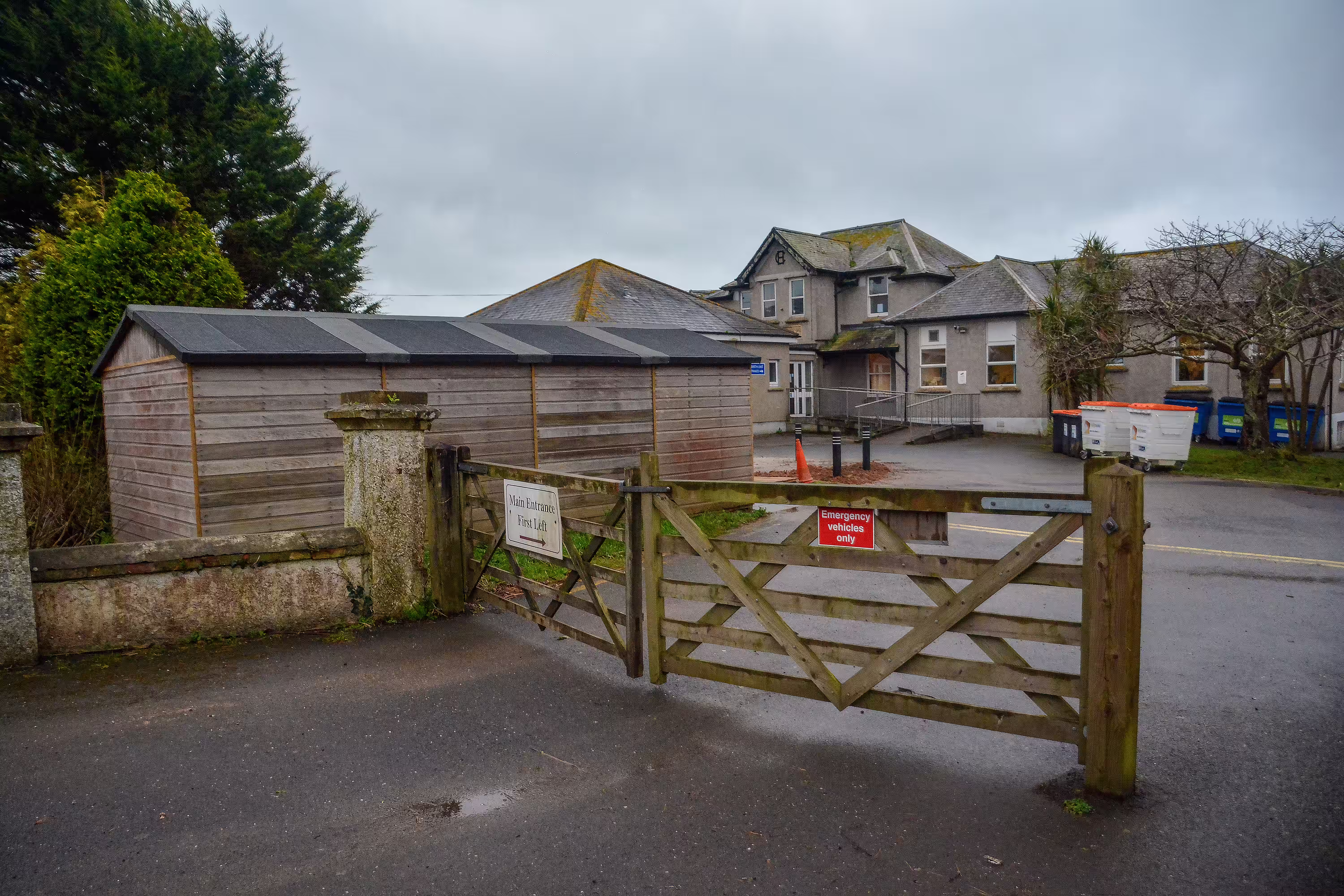 Helston Community Hospital - Minor Injuries Unit entrance and building exterior. Located in Helston, Cornwall.